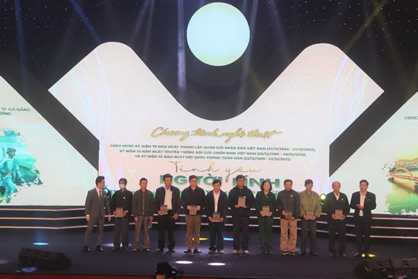 Đêm nhạc tri ân những người lính - Anh 1