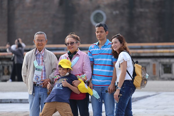 Du khách Thái Lan không mua vé vào tham quan Đại Nội Huế: Sở Du lịch nói gì? - Anh 2