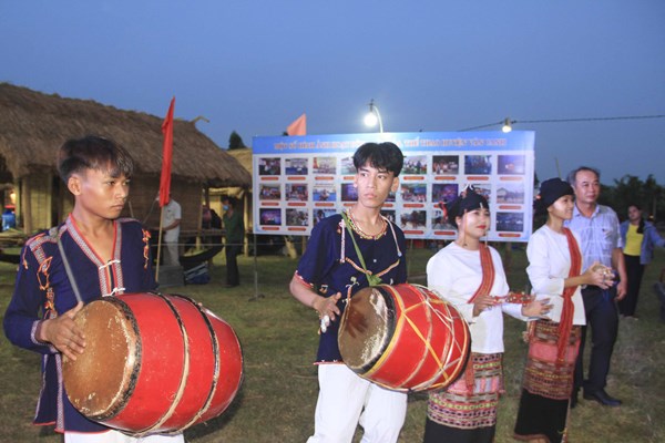 Hút khách bằng văn hóa truyền thống - Anh 1