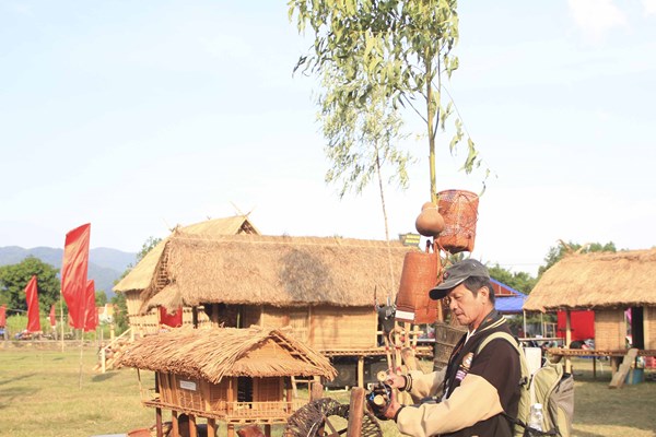 Hút khách bằng văn hóa truyền thống - Anh 2