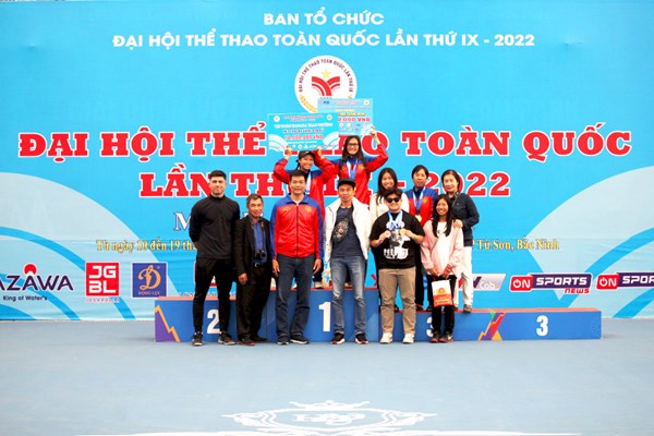 Môn quần vợt: Hoàng Nam vô địch đơn, Quân đội nhất toàn đoàn - Anh 3