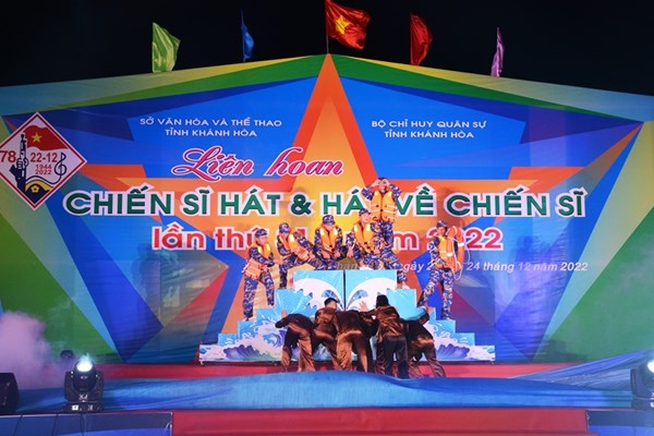 Khánh Hòa: Khai mạc Liên hoan Chiến sĩ hát và hát về chiến sĩ lần thứ 31 - Anh 2