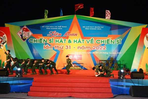 Khánh Hòa: Khai mạc Liên hoan Chiến sĩ hát và hát về chiến sĩ lần thứ 31 - Anh 3