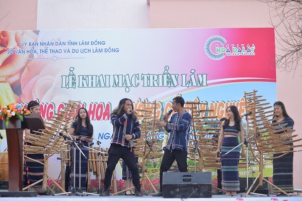 Độc đáo không gian tượng gỗ Tây Nguyên - Anh 1