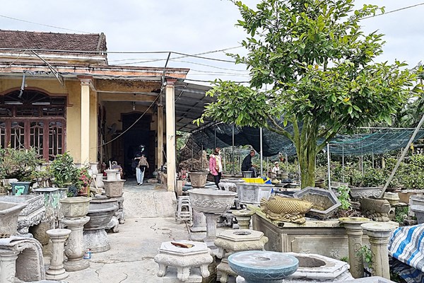 Nghề làm chậu cây cảnh rộn ràng những ngày cận Tết - Anh 1