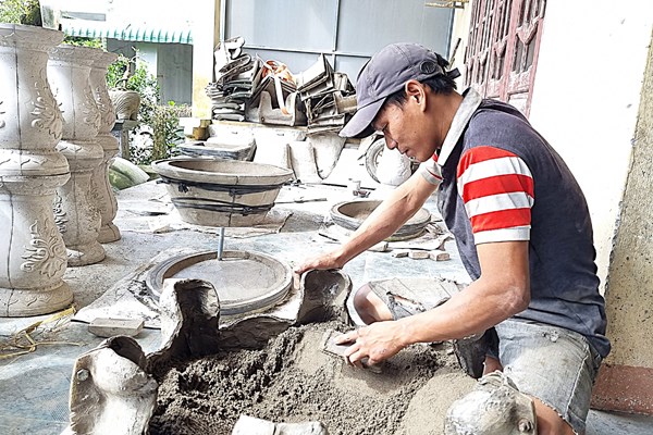 Nghề làm chậu cây cảnh rộn ràng những ngày cận Tết - Anh 3