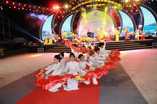 Tuần lễ lướt ván diều quốc tế và các sự kiện văn hóa, du lịch Ninh Thuận 2022 - Anh 1