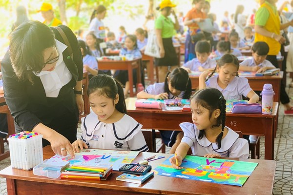 Đà Nẵng nan giải “giữ chân” giáo viên - Anh 1