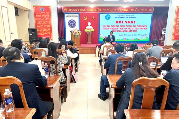 Quảng Bình: Đăng ký cơ sở khám chữa bệnh BHYT ban đầu không phân biệt địa giới hành chính - Anh 1