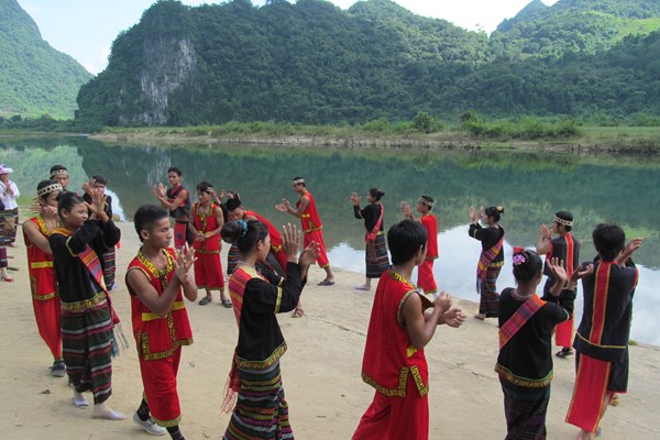Phát triển sản phẩm du lịch các vùng đồng bào dân tộc thiểu số và miền núi - Anh 3