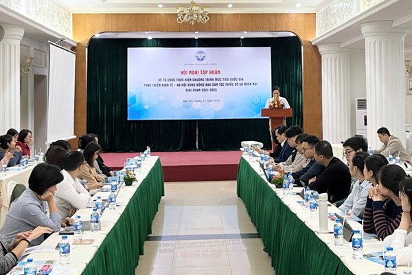Đẩy mạnh thông tin, tuyên truyền chương trình mục tiêu quốc gia phát triển kinh tế - văn hoá, xã hội vùng đồng bào DTTS và miền núi - Anh 1