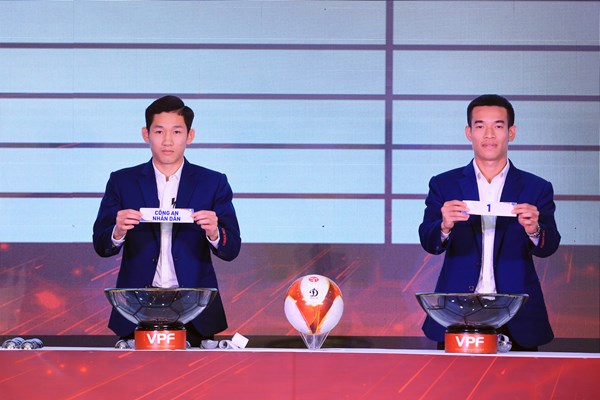 Sẽ có trọng tài ngoại điều hành tại V.League 2023 - Anh 2