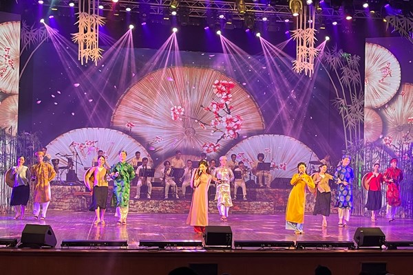 Chương trình nghệ thuật “Vọng”: Tái hiện lịch sử bằng âm hưởng dân gian và nhạc đương đại - Anh 11