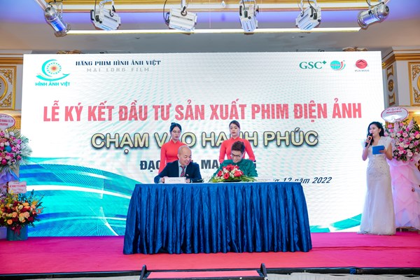 “Chạm vào hạnh phúc” phần 3: Chuyển tải những thông điệp nhân văn - Anh 2