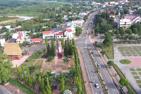 Quyết tâm xây dựng thị trấn Đăk Tô đạt các tiêu chí đô thị loại IV vào năm 2025 - Anh 4