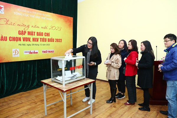 Nguyễn Thị Oanh dẫn đầu danh sách VĐV tiêu biểu của Thể thao Việt Nam 2022 - Anh 3
