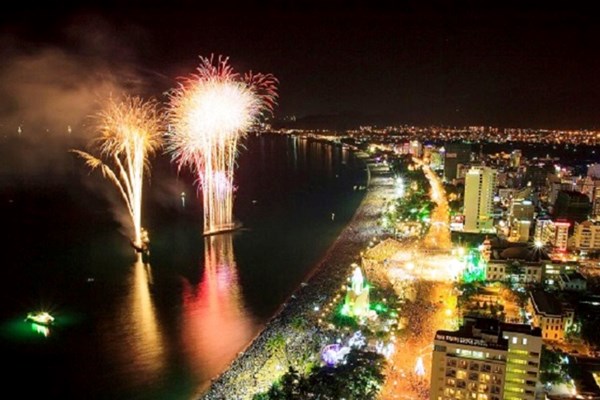 Khánh Hòa sẽ bắn pháo hoa trên biển đón Tết dương lịch - Anh 1