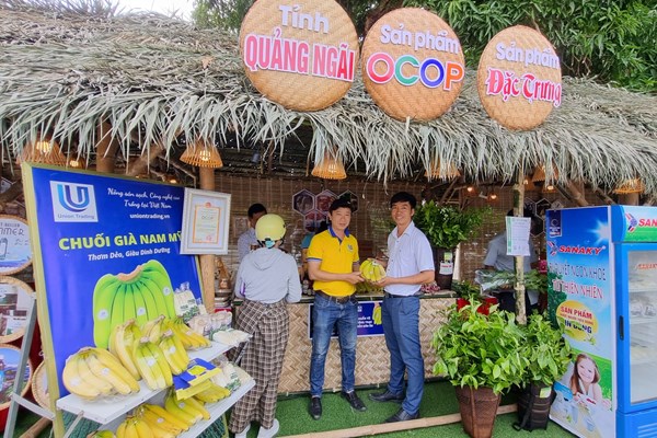 Quảng Ngãi ưu tiên sử dụng các sản phẩm OCOP làm quà tặng dịp Tết Nguyên đán - Anh 2