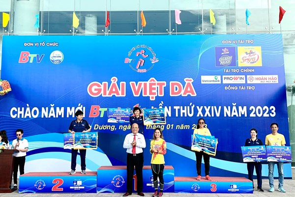 Bình Dương: Sôi động giải chạy Việt dã chào đón năm mới - Anh 3