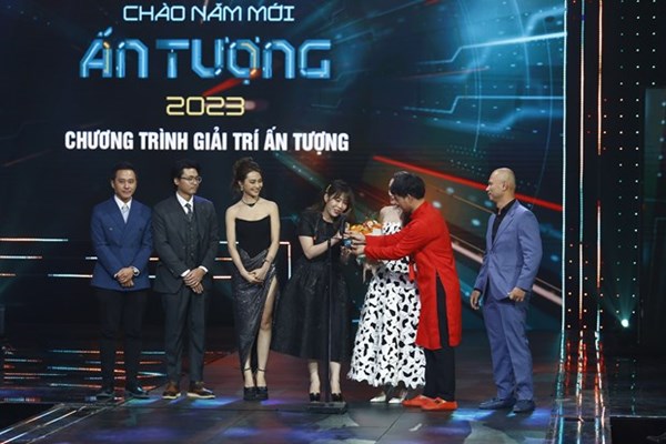 "Thương ngày nắng về" trở thành phim truyền hình ấn tượng tại VTV Awards 2022 - ảnh 3