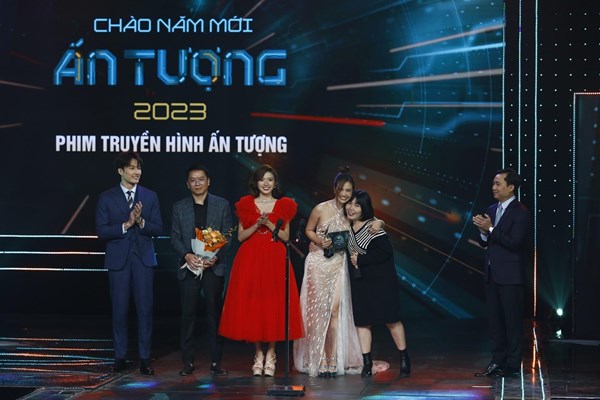 "Thương ngày nắng về" trở thành phim truyền hình ấn tượng tại VTV Awards 2022 - ảnh 1