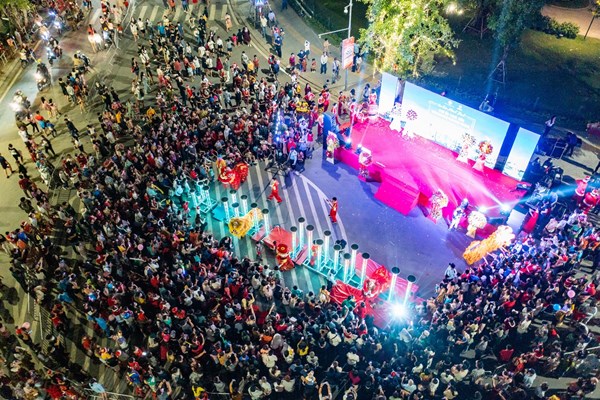 Bùng nổ với phố ẩm thực đêm tại khu đô thị Vinhomes Grand Park - Anh 3