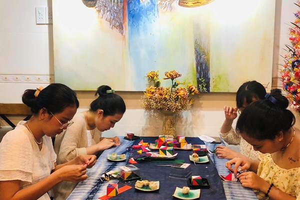 Bảo tồn và phát triển làng nghề truyền thống Huế gắn với du lịch - Anh 1