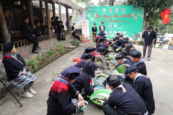 Tết sớm, Tết ấm no đến với bà con huyện Đà Bắc - Anh 2