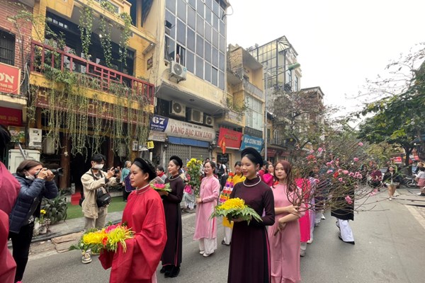 Lên phố cổ chơi Tết Việt- Tết Phố - Anh 2
