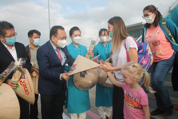 Khởi động dự án “Người dân Khánh Hoà nói tiếng Anh” - Anh 1