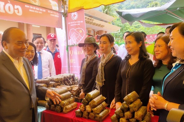 Chủ tịch nước Nguyễn Xuân Phúc thăm và chúc Tết tại Kiên Giang - Anh 2