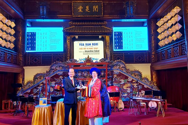 “Vua Hàm Nghi, cuộc đời và nghệ thuật” - Anh 4