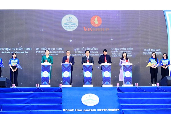 Khởi động dự án “Người dân Khánh Hoà nói tiếng Anh” - Anh 1