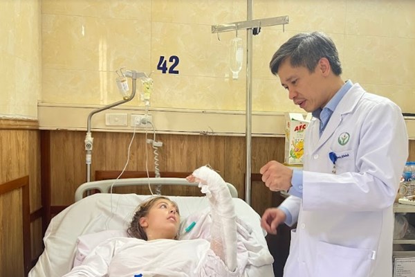 Nhiều du khách quốc tế gặp tai nạn khi đi phượt ở vùng cao - Anh 1