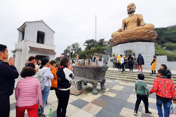 Nhiều điểm mới ở​​​​​​​ Hội Xuân Yên Tử năm 2023: Sẵn sàng các phương án đảm bảo văn minh, an toàn - Anh 1