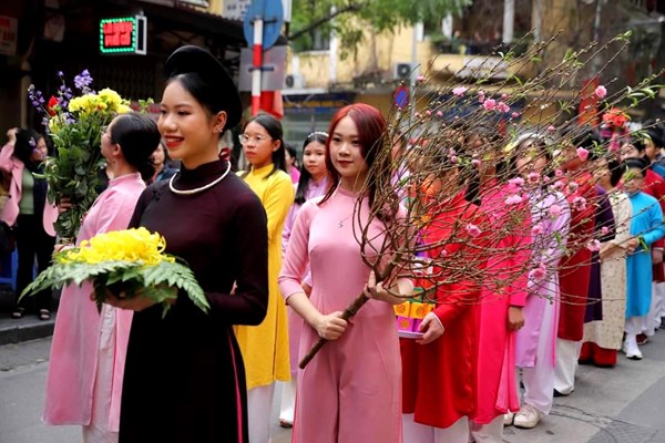 Nhiều điểm đến trong dịp Tết - Anh 1