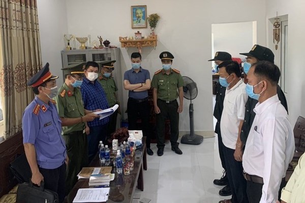 Đưa và nhận hối lộ, bộ sậu nguyên lãnh đạo Cảng hàng không quốc tế Phú Bài lĩnh án - Anh 2