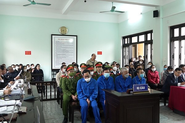 Đưa và nhận hối lộ, bộ sậu nguyên lãnh đạo Cảng hàng không quốc tế Phú Bài lĩnh án - Anh 1