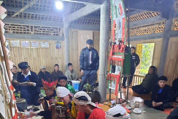 Lễ trưởng thành của người Dao áo dài - Anh 1