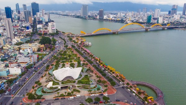 Đà Nẵng: Vườn hoa Tết “Hội tụ và phát triển” thu hút người dân, du khách - Anh 1