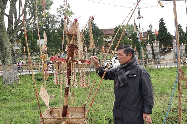 Ý nghĩa cây nêu trong văn hóa tín ngưỡng của các dân tộc Tây Nguyên - Anh 3