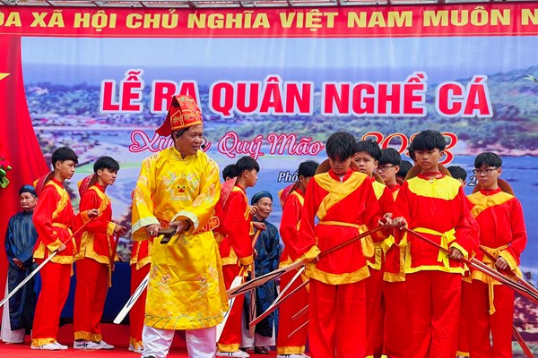 Quảng Ngãi ra quân nghề cá đầu xuân mới - Anh 5