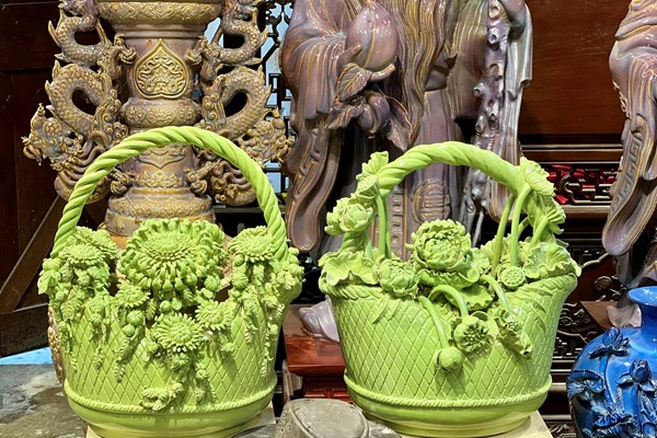 NNƯT Phạm Văn Tuyên và khát vọng thương hiệu gốm phù điêu thuần Việt - Anh 3