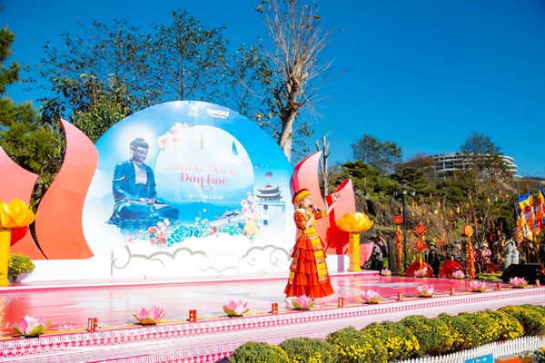 Tưng bừng khai mạc Lễ hội khèn hoa trên đỉnh thiêng Fansipan - Anh 10