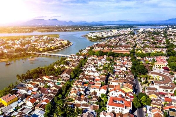 Hội An đứng thứ 2 trong danh sách 25 điểm đến nổi bật nhất năm 2023 - Anh 1