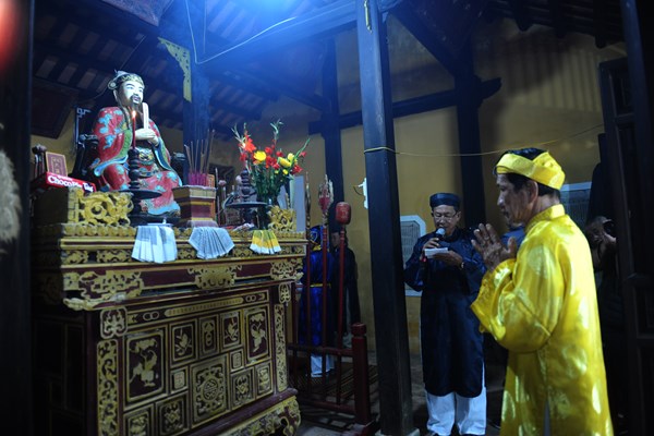 Hàng ngàn du khách tham dự Lễ giỗ Tổ nghề mộc Kim Bồng - Anh 1