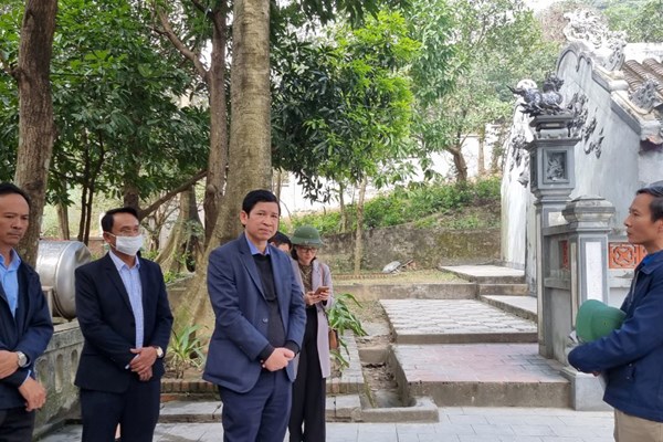 Quảng Bình kiểm tra việc trùng tu di tích đền Thánh Mẫu Liễu Hạnh - Anh 1