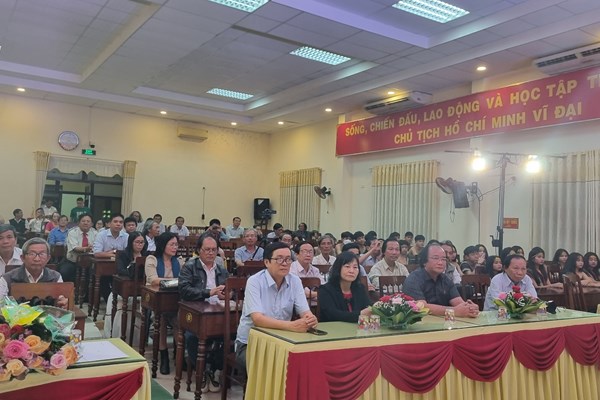 Ngày thơ Việt Nam trên quê hương Núi Ấn - Sông Trà - Anh 1