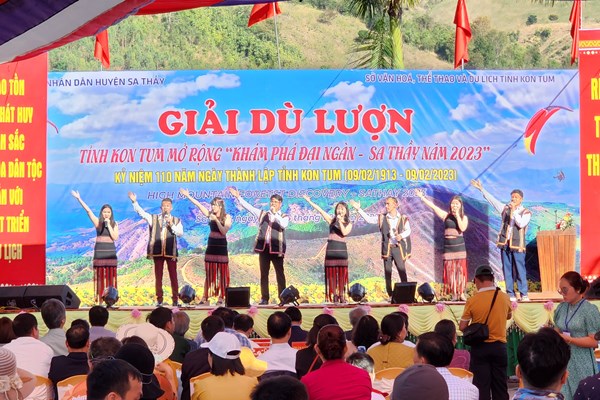 Khai mạc giải dù lượn 