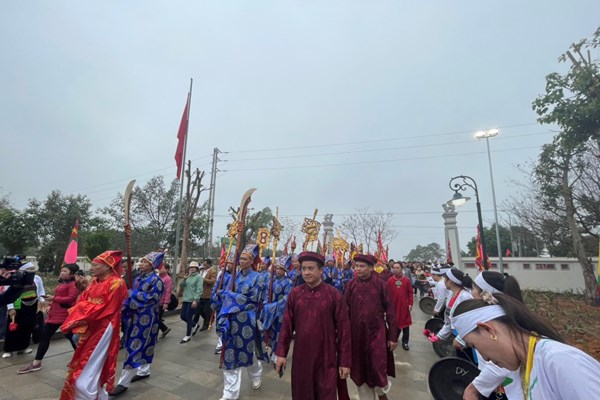 Lễ hội Tản Viên Sơn Thánh (Ba Vì): Tôn vinh những giá trị văn hoá truyền thống - Anh 4